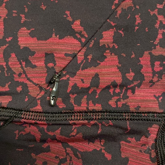 Lululemon Rebel Runner Mid-Rise Crop leggings, size 4 color Black/Burgundy - Picture 11 of 13